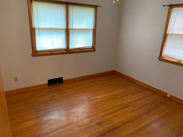 2212 Cedar Acres Dr — Photo 9