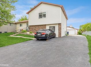 104 Pheasant Rd, Matteson, IL 60443