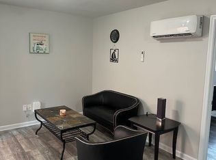 Eight Fifty Two Little Bay Ave, Norfolk, VA 23503