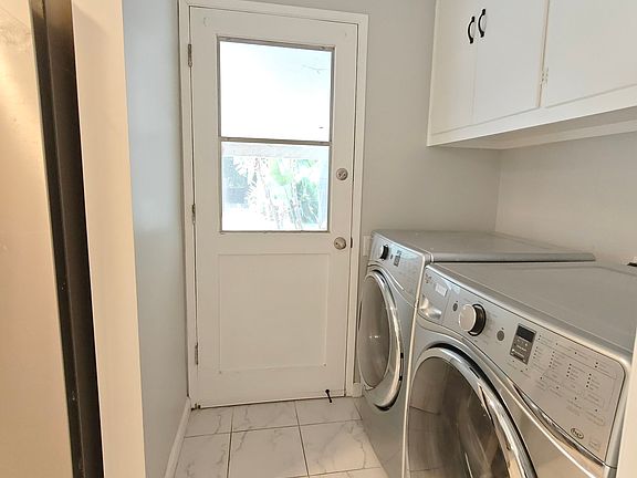 5th image of 880 W 10th St