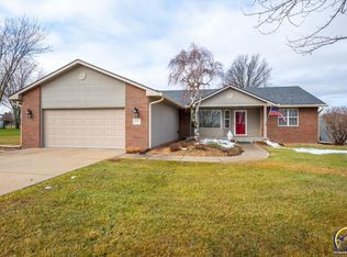 2131 SW Auburn Rd, Topeka, KS 66614