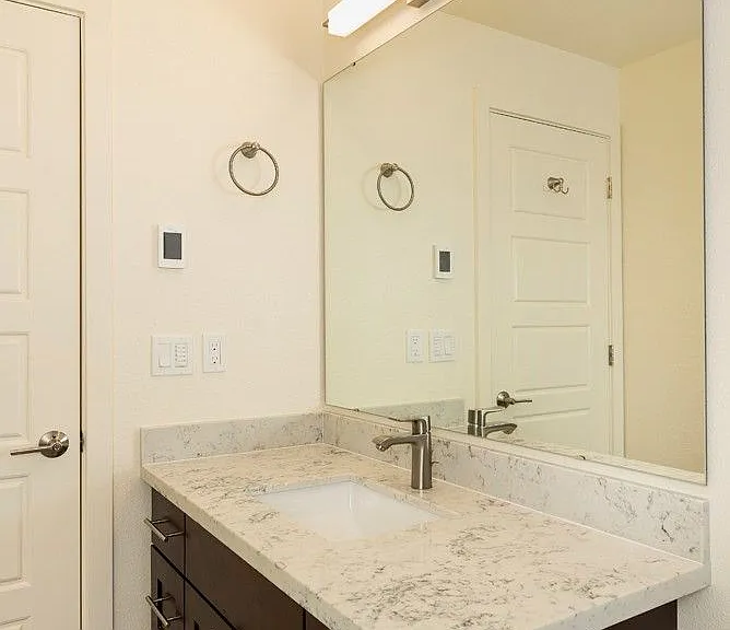 Ballard Seattle 2-Bedroom Apartment for Rent | Private Entrance, In-Unit Washer/Dryer, Smart Home... — Photo 18