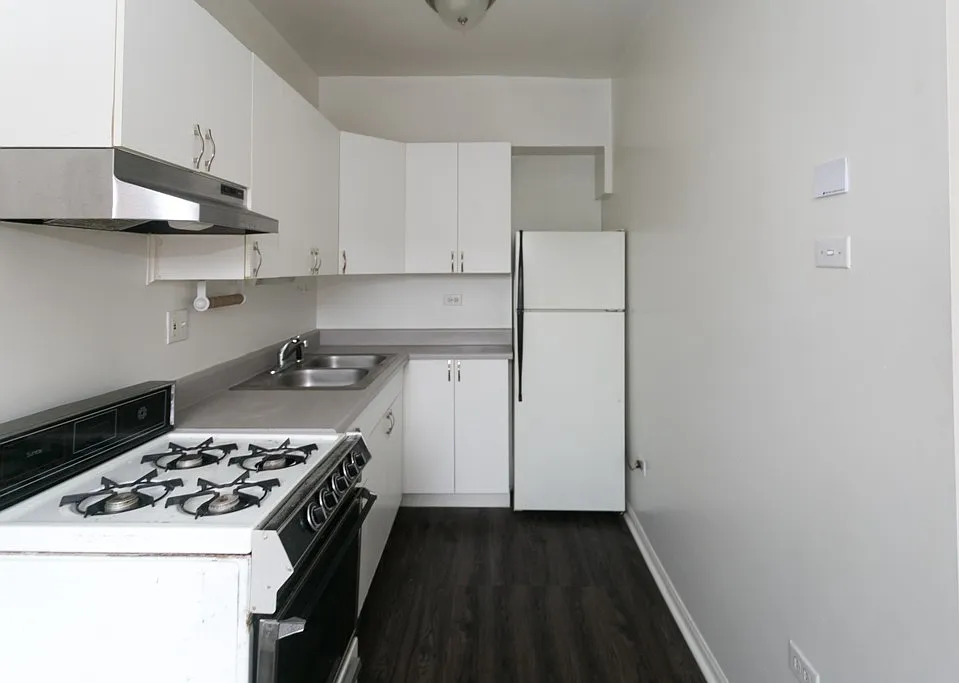 Studio, 400 sqft, $1,297 — Photo 3