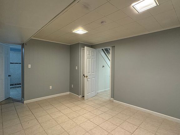 3rd image of 118 Pullen Ave #1