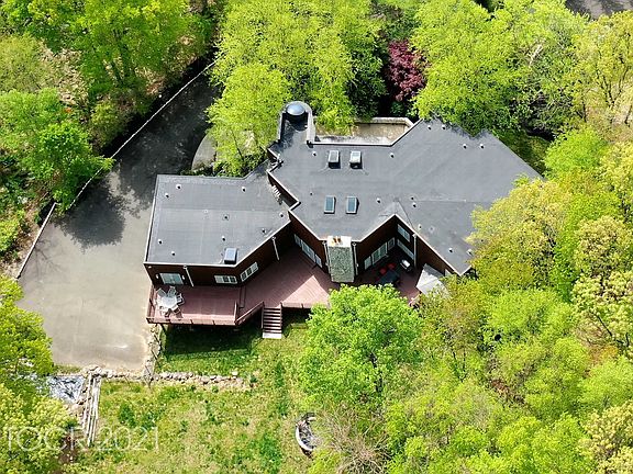 4th image of 54 Saw Mill Rd