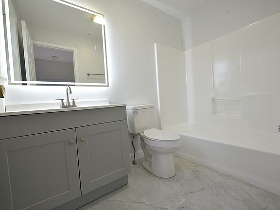 5th image of 19 Stillman Cir Unit 19