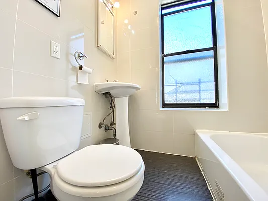 Rented by Highline Residential | media 26