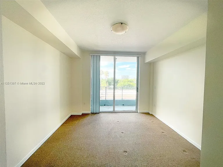 3339 Virginia St #320 — Photo 13