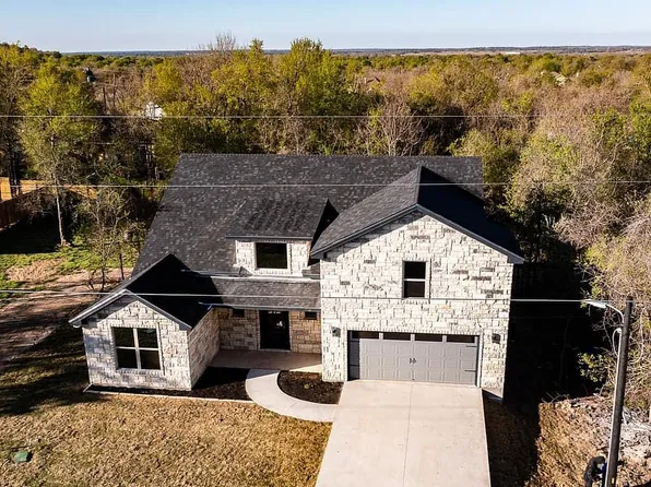 160 Nuuanu Ln, Bastrop, TX 78602