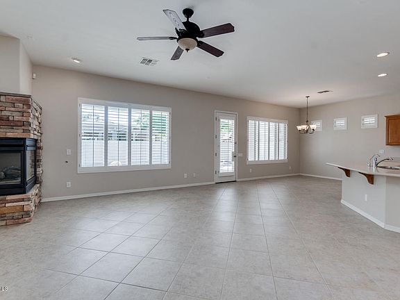 2nd image of 645 E Bellerive Pl
