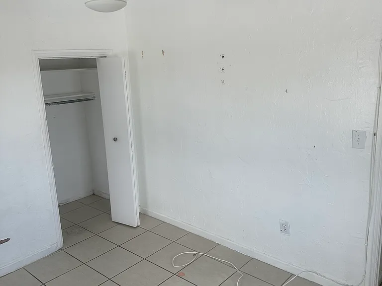 1788 SW 7th St #5 — Photo 3