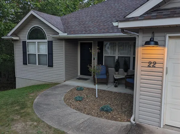 22 Lyndhurst Dr, Bella Vista, AR 72714