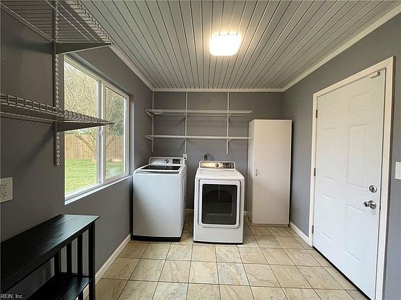 Laundry/Mud Room