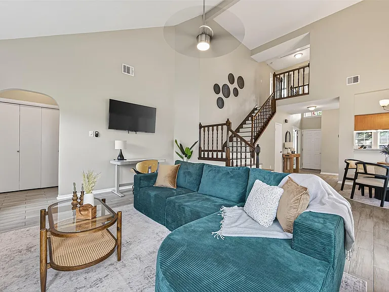 6635 Queensclub Dr — Photo 12