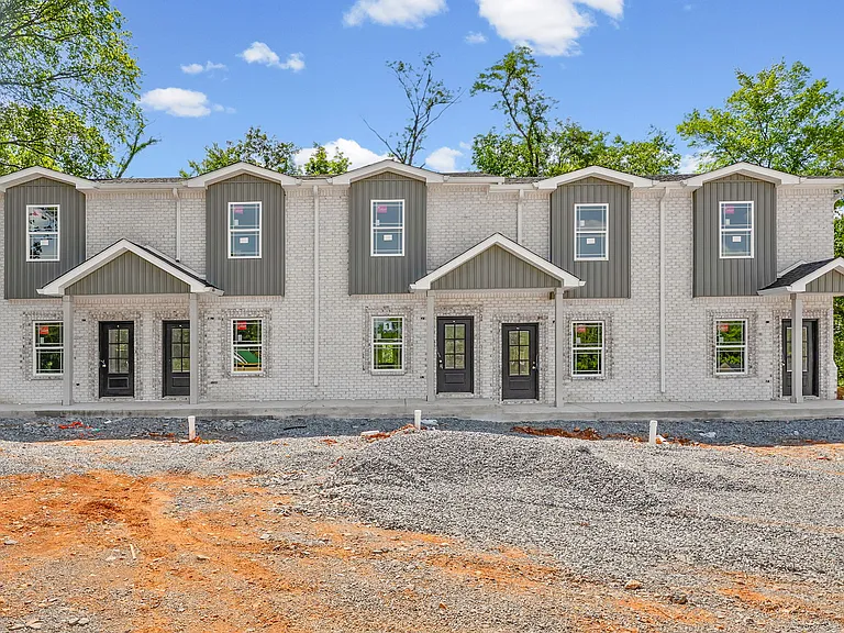 601 Mann Cir #1-5 — Photo 1