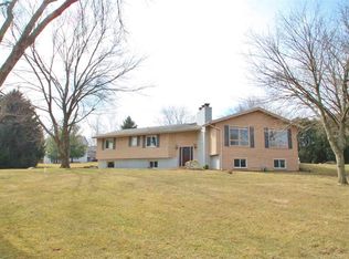 6969 Michelle Dr, Roscoe, IL