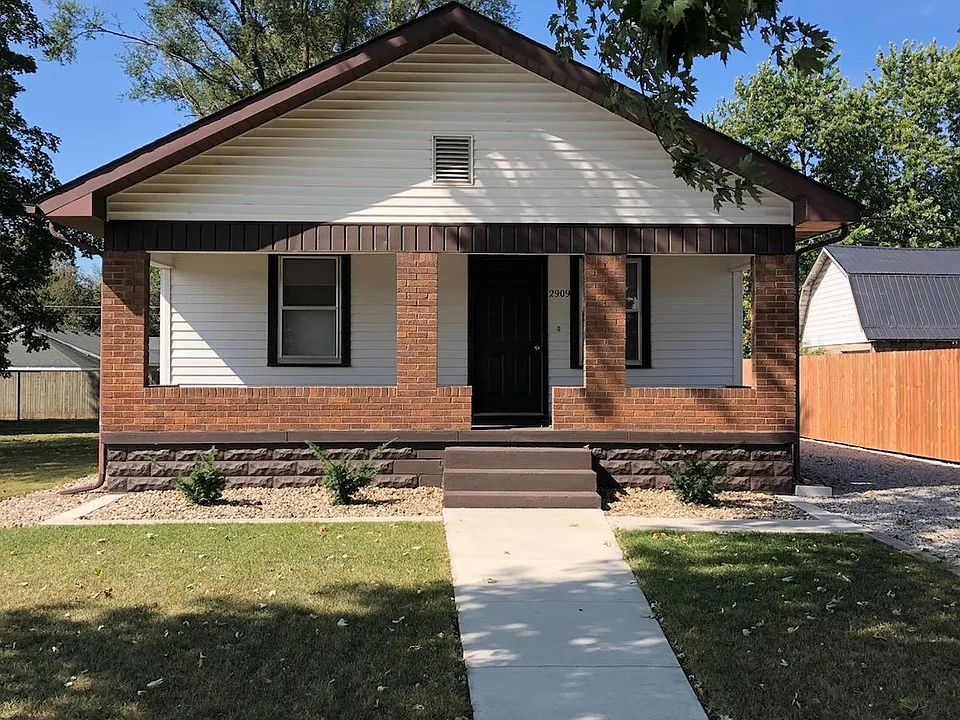 2909 Harding Ave