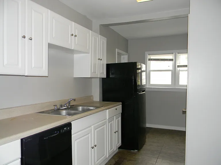 332 Woodward Rd — Photo 4