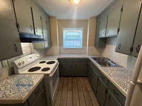 Valley View Apartments - 301 Pine Wilderness Dr, QC