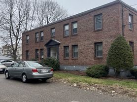 15 Weston Ct, Braintree, MA