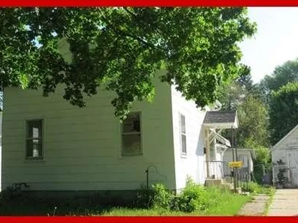 307 E Oak St, Lake Mills, WI 53551