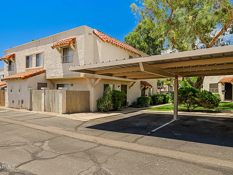 1237 E Lawrence Ln — Photo 20