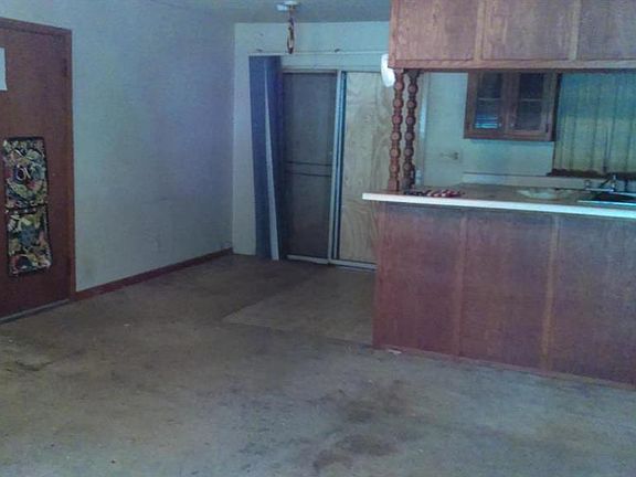 3rd image of 2739 Van Brunt Blvd