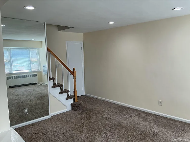 1108 Washington Ave — Photo 2