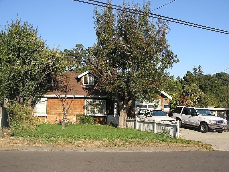 2nd image of 18916 Crest Ave