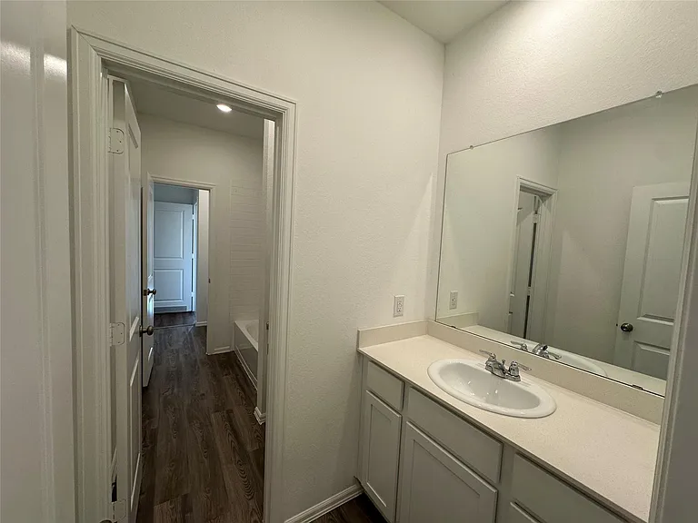 5111 Winslow Grove Dr — Photo 7
