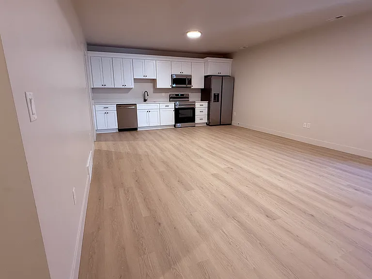 1128 W Gossamer Ln #BASEMENT — Photo 6