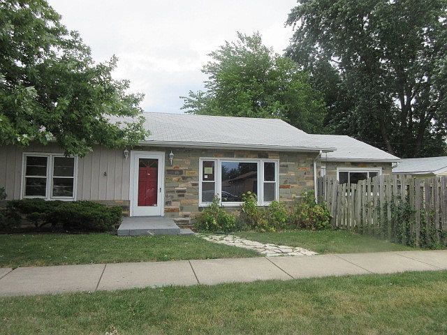 1st image of 9061 S Parkside Ave