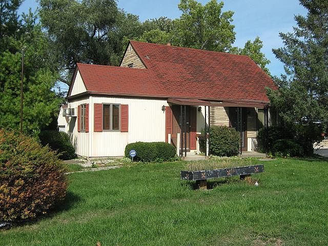 1st image of 8228 W Capitol Dr