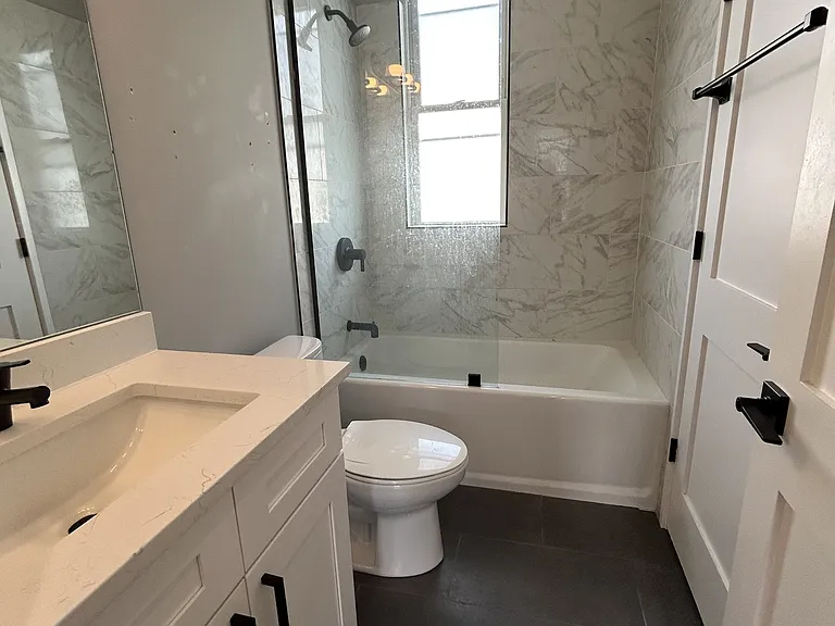 3673 N Elston Ave #2R — Photo 23
