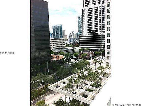 3rd image of 950 Brickell Bay Dr APT 903