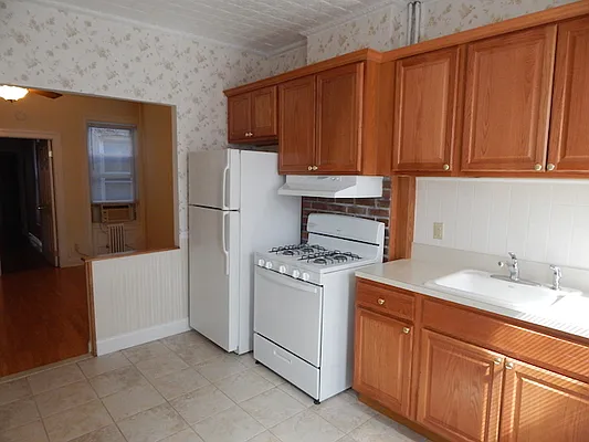 Rented by Capri Jet Realty Corp | media 33