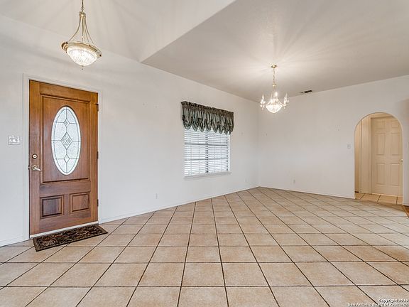 4th image of 1020 MARSHALL LN