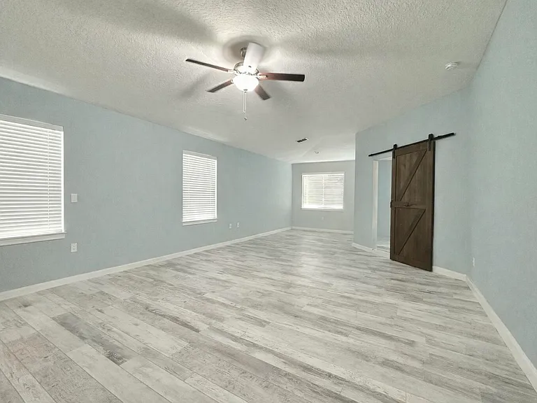 4410 Pine Gold Ave — Photo 8