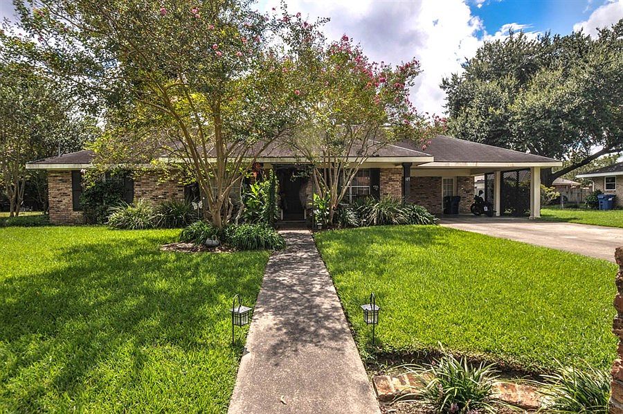 1st image of 107 Ophelia Ln