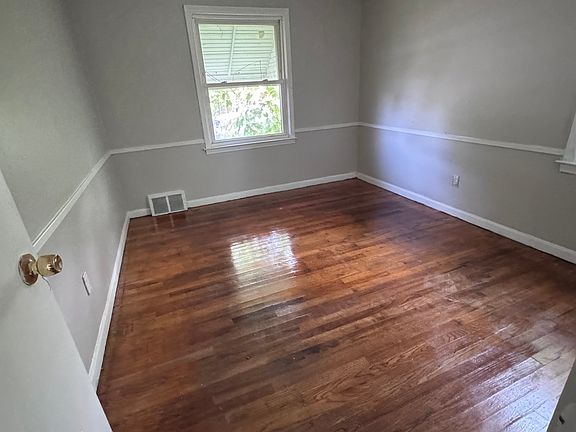 3rd image of 6169 Brace St