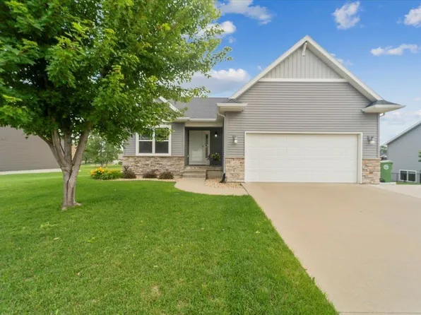 1425 Hummingbird Cir, Waterloo, IA 50702