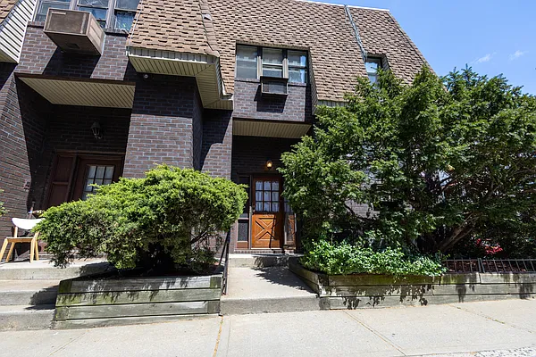 Rented by Remax 1st Choice | media 1