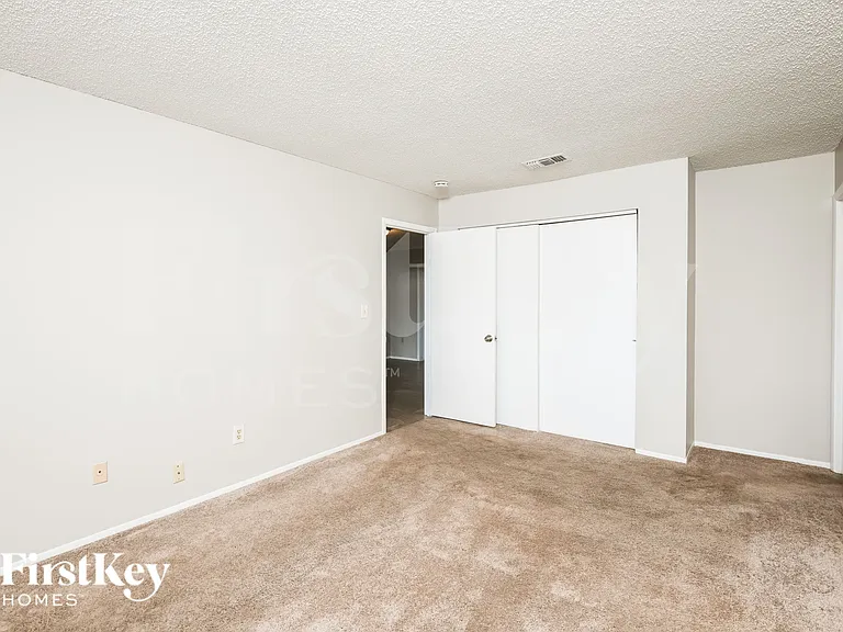 2278 Hialeah St NE — Photo 8