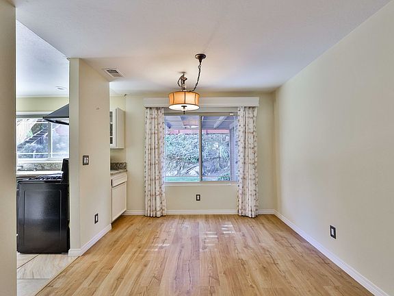 4th image of 1033 Quail Hill Dr