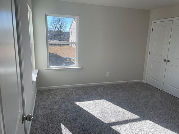 4th image of 1402-116 Villageside Ct