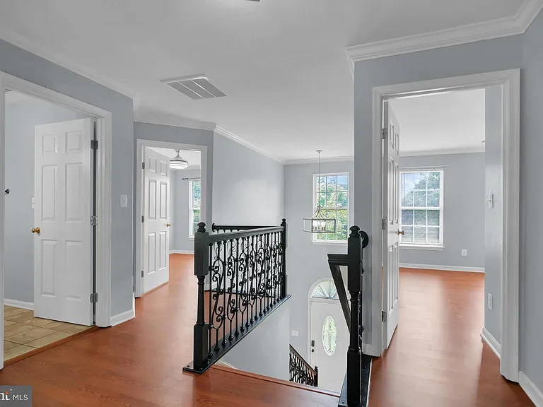 2548 Port Potomac Ave — Photo 32