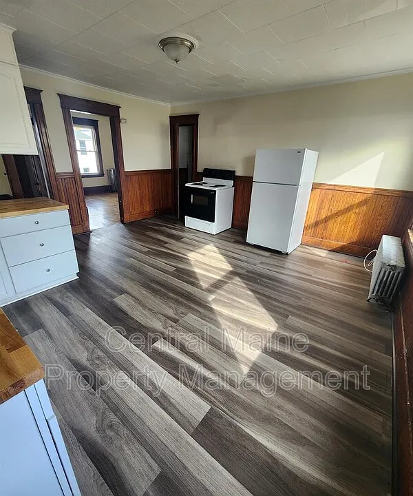 33 Bradley St #3R