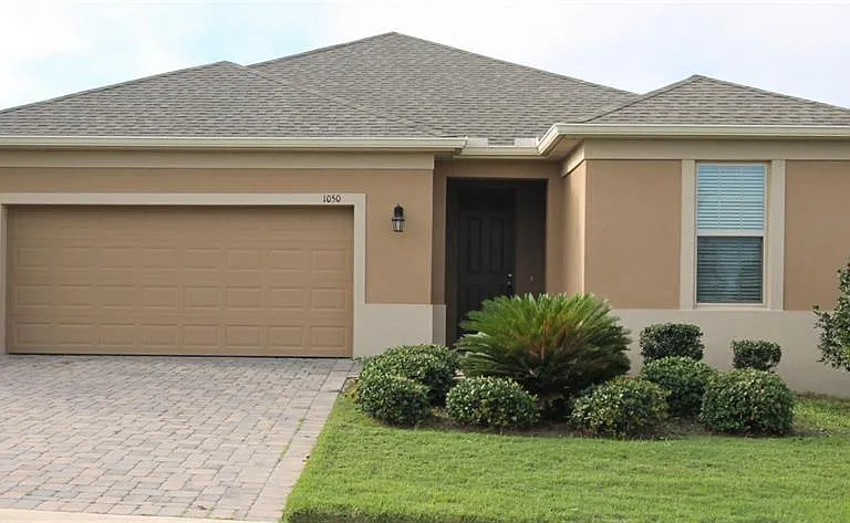 1050 Nathan Ridge Rd — Photo 2
