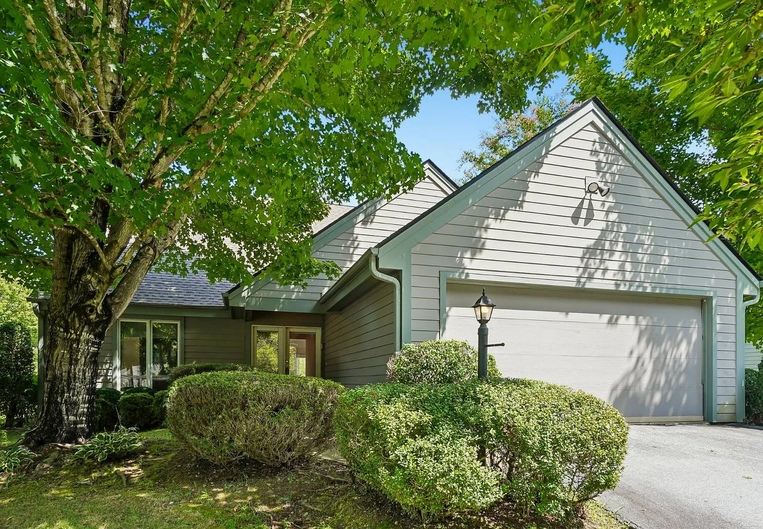 2 bed, 3.0 bath, $2,850 — Photo 1