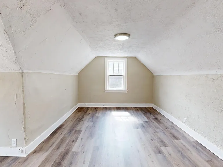 294 Madison Ave — Photo 5